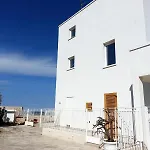 La Finestra Sul Mare Apartment *
