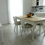 La Finestra Sul Mare Apartment *